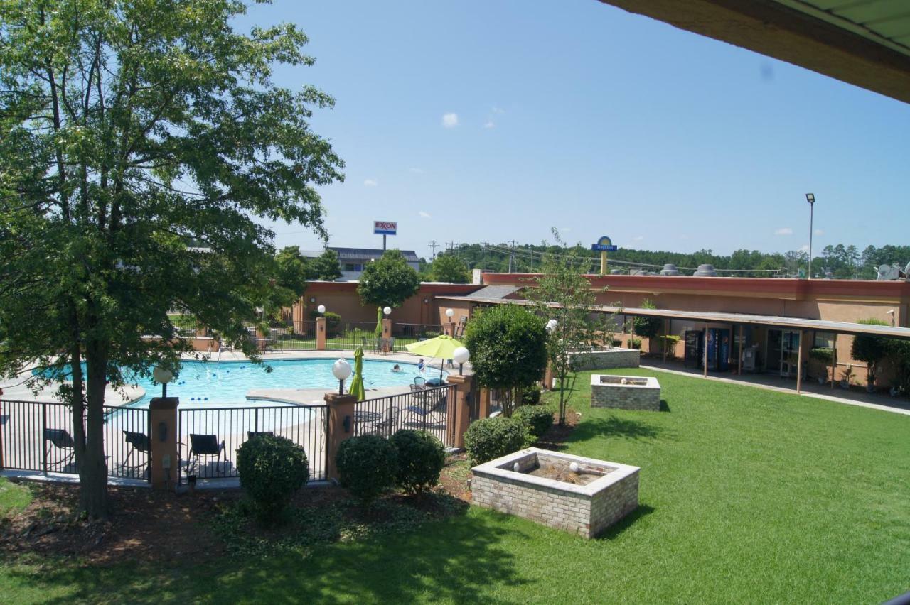 Days Inn By Wyndham Durham/Near Duke University Exterior foto