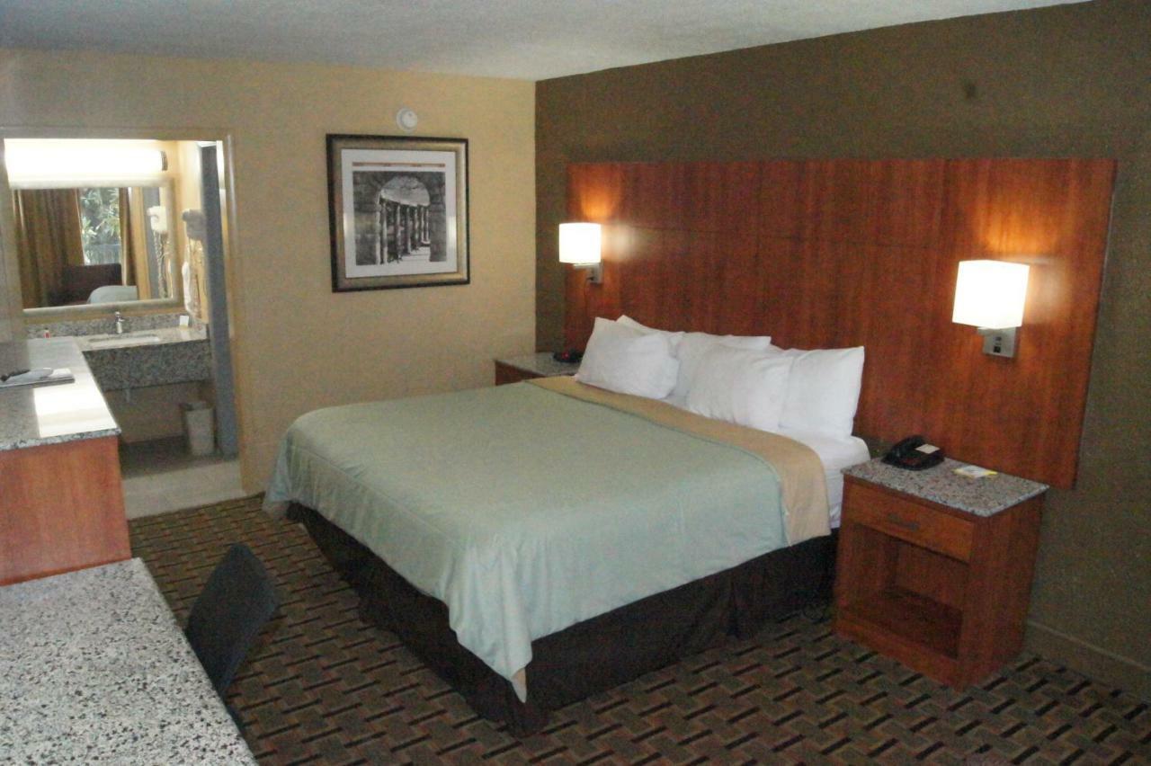 Days Inn By Wyndham Durham/Near Duke University Exterior foto